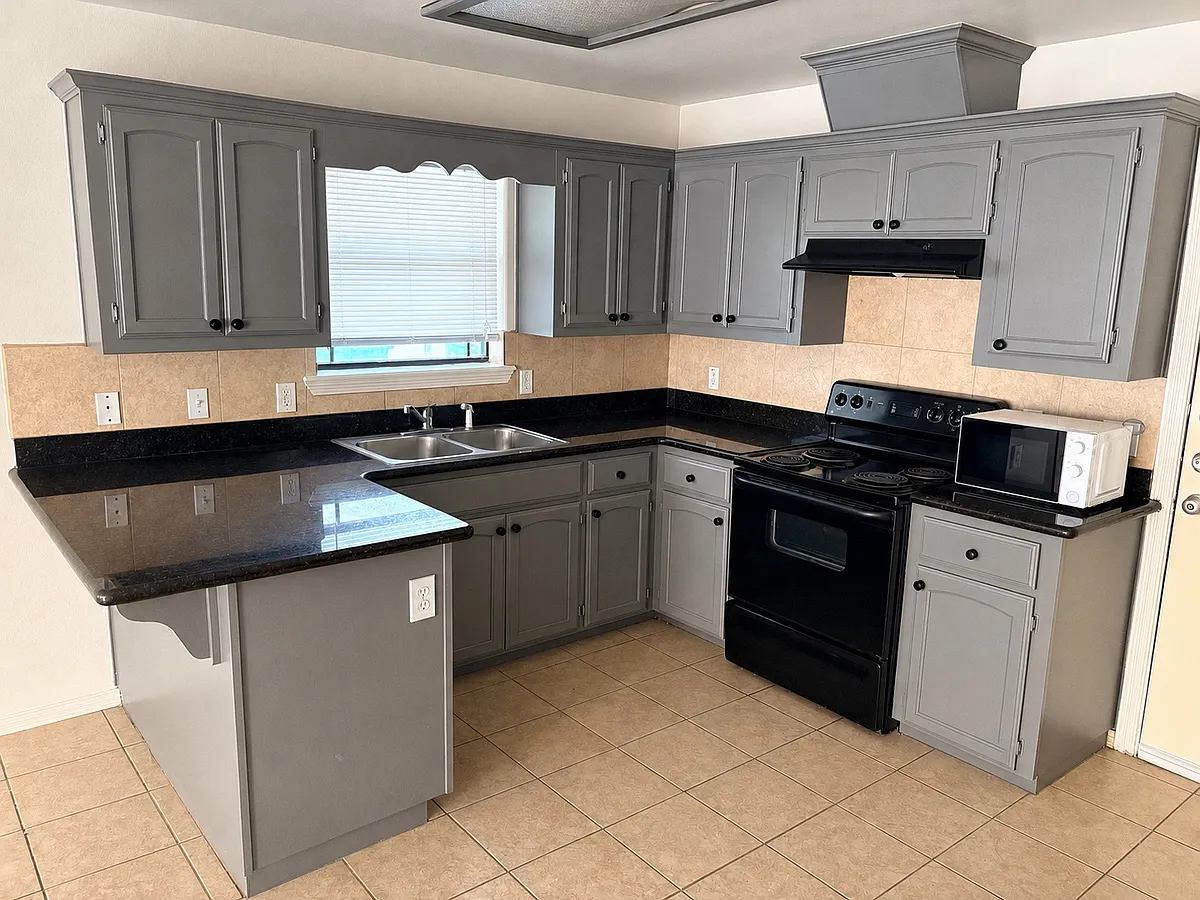 Building Photo - 1303 E Coyote St #2
