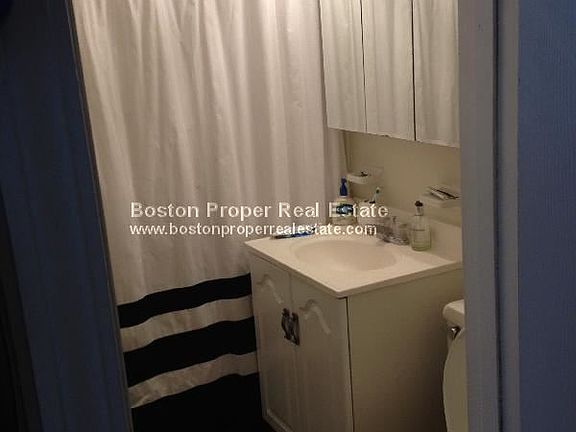 224 Commonwealth #6 Boston - Back Bay Unit Photo 6 (1)