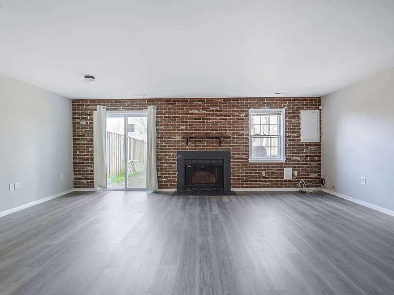 7314 Eggar Woods Ln — Photo 10
