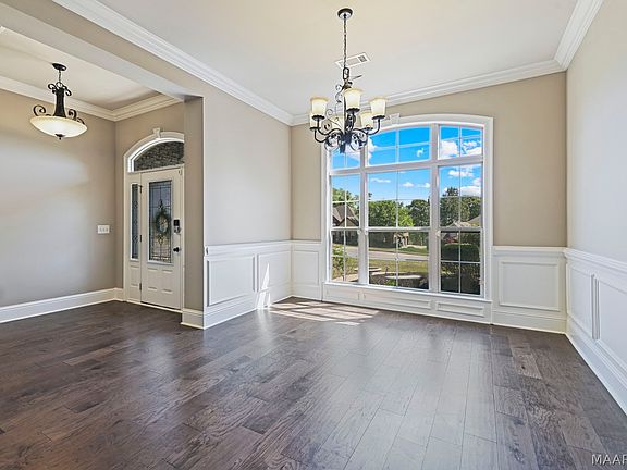 3rd image of 114 Brookstone Rd