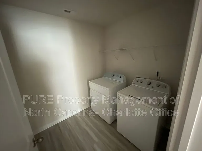 128 Sycamore Springs Dr — Photo 24