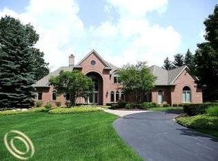 5417 Timber Bend Dr, Brighton, MI