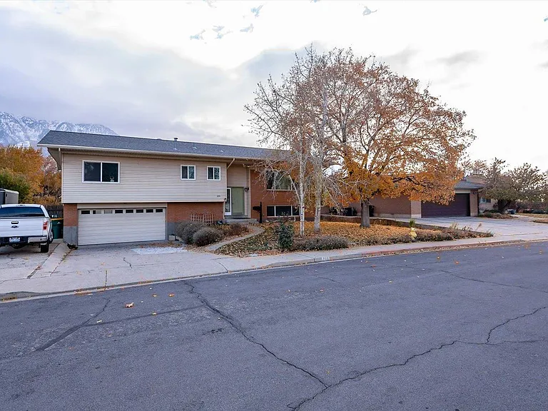 209 S 1100 E — Photo 35