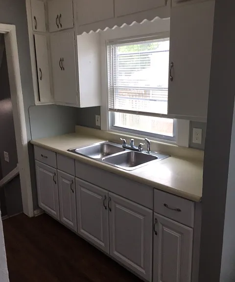 655 N Alton Ave — Photo 3