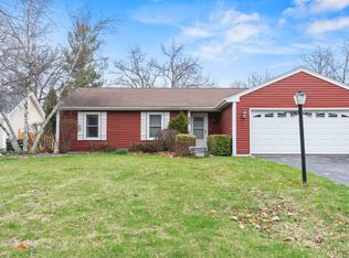 716 Dartmouth Dr, Island Lake, IL 60042