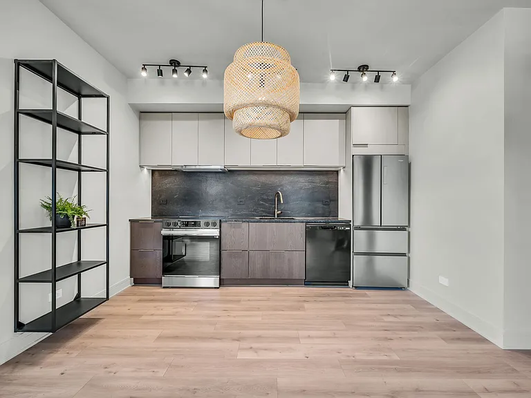 3701 W Dickens Ave #1 — Photo 6
