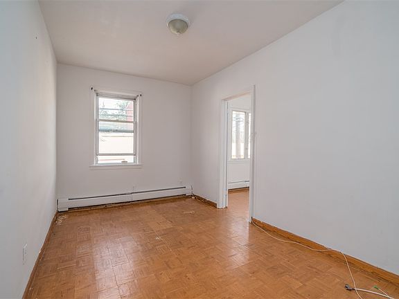2nd image of 125 Oakland Ave #2