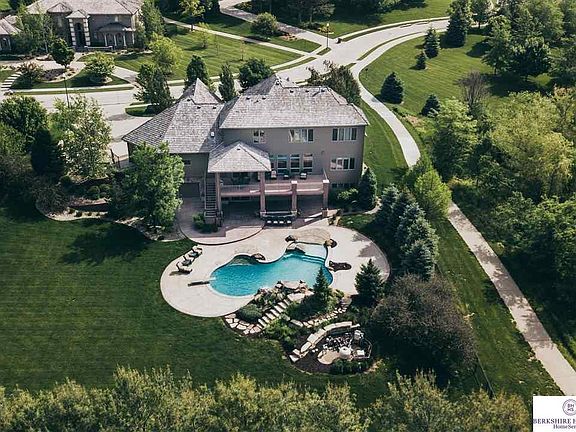 5th image of 17315 Valley Dr