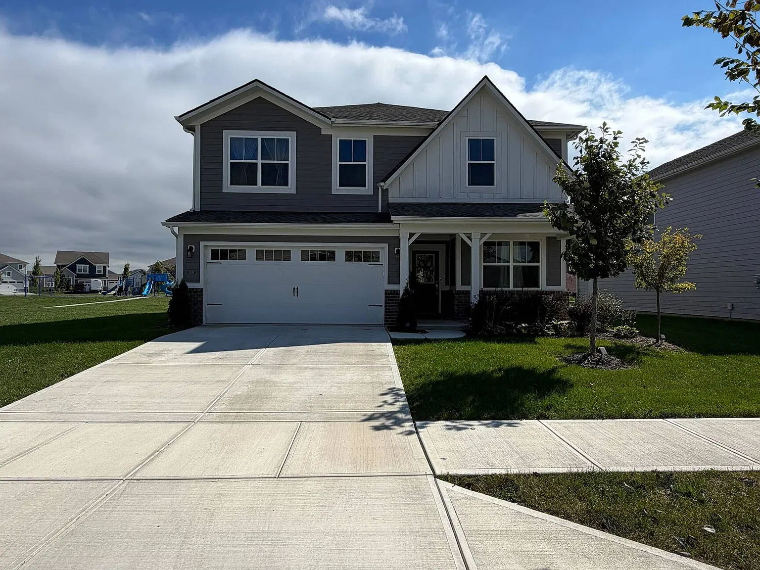 5 bed, 3.5 bath, 2480 sqft, $3,600 — Photo 2