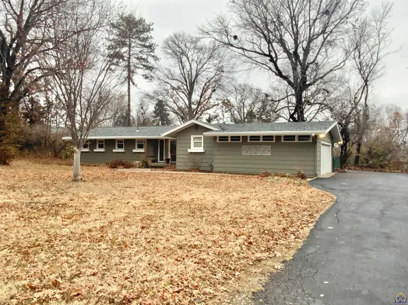 340 SW Woodbury Ln, Topeka, KS 66606