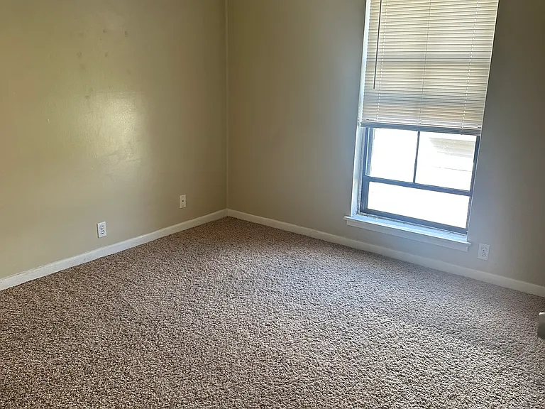 708 Dondee Dr #2 — Photo 11