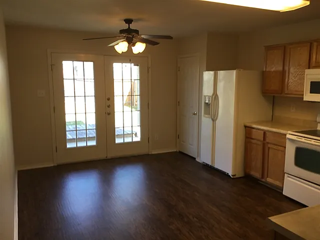 5 bed, 3.5 bath, 2675 sqft, $2,105 — Photo 3