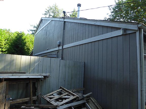 3rd image of 306 Logger Ct SE