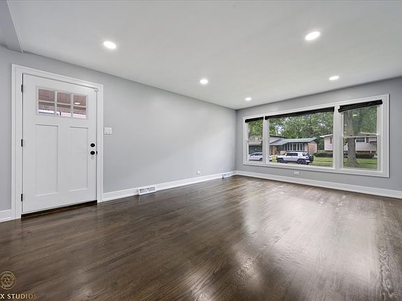 4th image of 733 W Strieff Ln