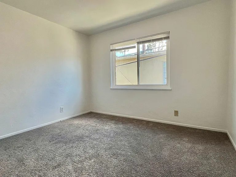 4350 Fleming Ave — Photo 5