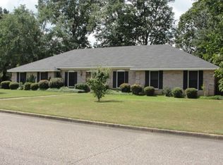 1101 Sycamore Ct, Prattville, AL 36066