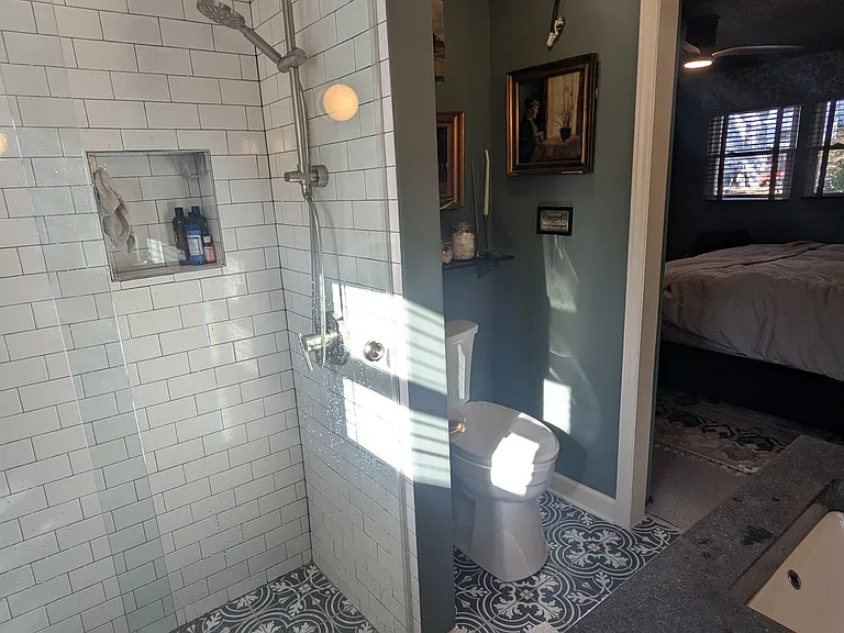 Belmont Ave — Photo 16