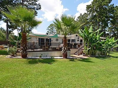 Fabulous lake front home!