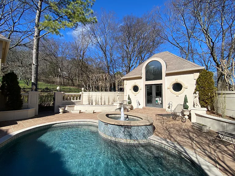Pool and Pool house