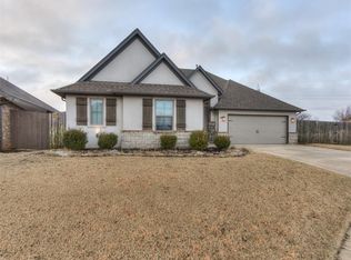 11324 SW 41st Ter, Mustang, OK 73064