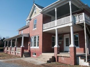 355 N Broad St, Lititz, PA 17543