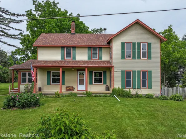12152 Hoisington Rd, Gaines, MI 48436