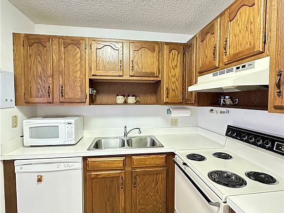 5th image of 40 Vista Gardens Trl APT 206