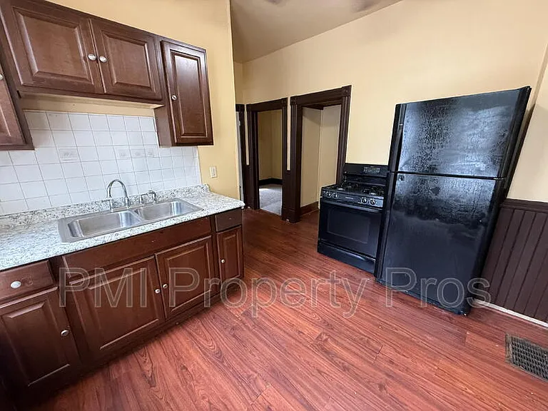 2439 N Dr William Finlayson St — Photo 17