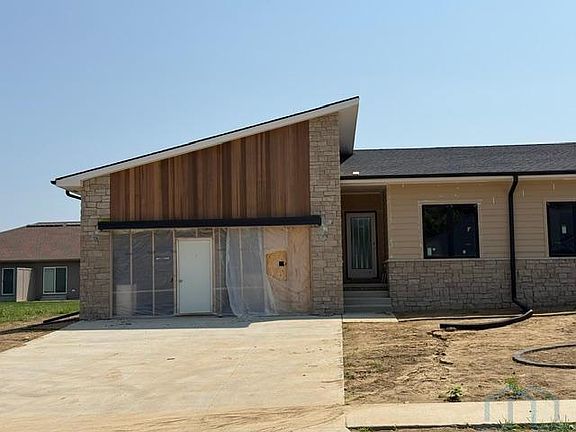 3rd image of 4572 Whitetail Ct