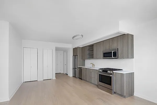 Rented by Greystar | media 27