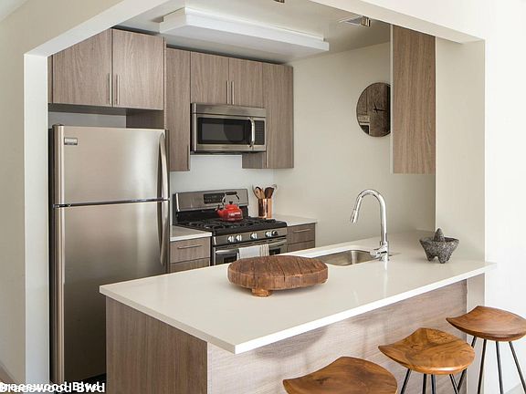 4th image of 2400 N Braeswood Blvd APT 316
