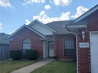 2005 Sunset Dr, Moore, OK 73160