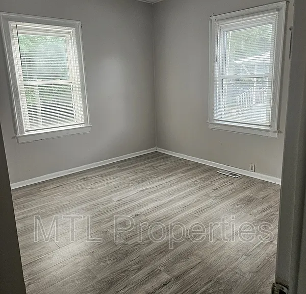 211 N King St — Photo 8