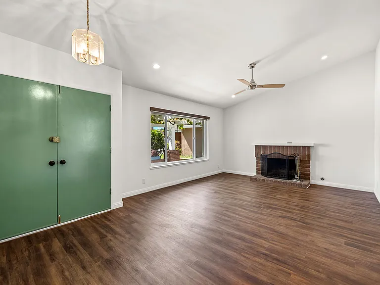 5892 Oak Meadow Dr — Photo 7