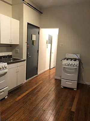 Rented by Urban Real Estate Property Group Inc | media 2