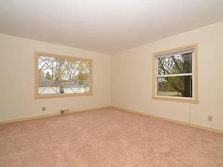 11725 W Courtland Ave — Photo 3