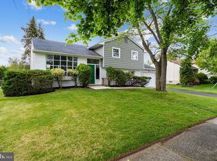 137 Hollyoke Rd, Somerdale, NJ 08083