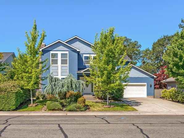 523 Ridgeway Ave, Central Pt, OR 97502