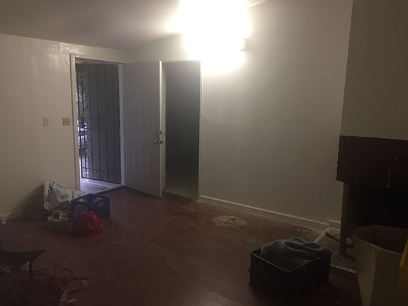 4th image of 5741 Mascot Ave