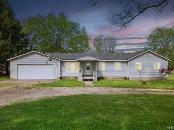 8511 Irish Rd, Otisville, MI 48463