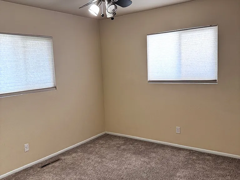 439 Marian Dr — Photo 11