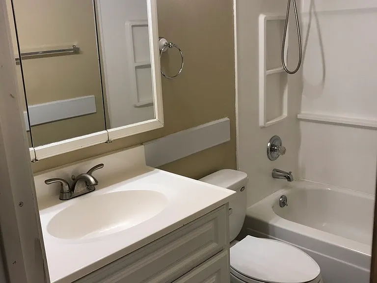 Full Bathroom