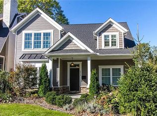 2218 S Overlook Rd, Cleveland Heights, OH 44106