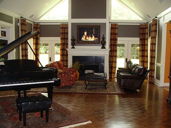 3rd image of 9728 Stonehedge Cir