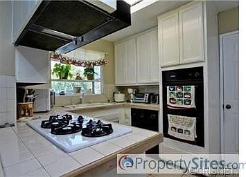 5th image of 22120 Stagg St