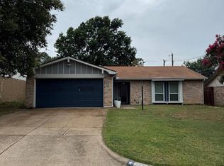 1936 Lost Creek Dr, Arlington, TX 76006