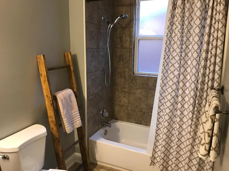 Main floor full bath