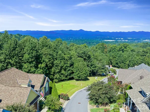 95 Deep Valley Ln, Hendersonville, NC 28791