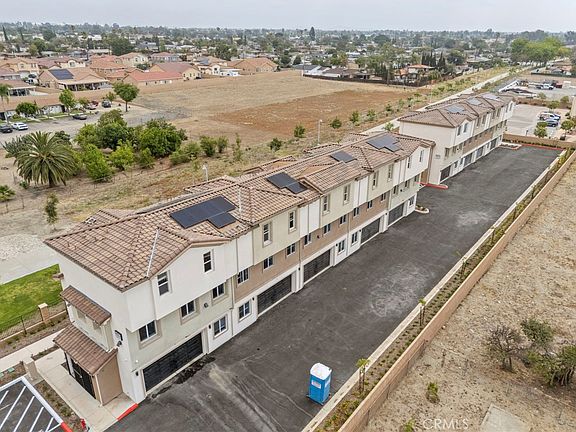 2nd image of 8423 Tamarind Ave