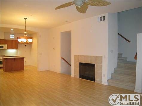 5th image of 240 Marquette Ave